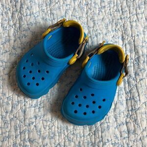 Crocs size toddler 7 blue/yellow